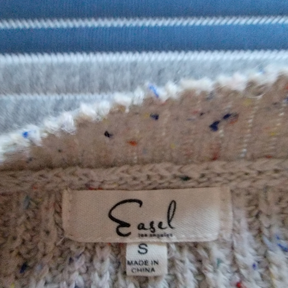 Sweater - Picture 2 of 5